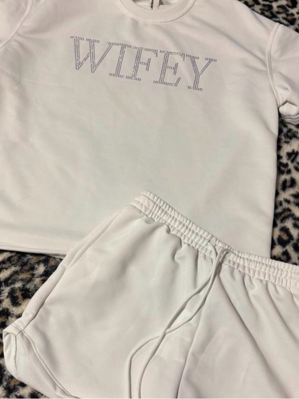 Missguided + White 'Wifey' Embellished Lounge Set